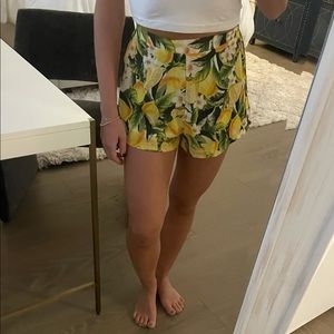 Show me your Mumu lemon printed shorts